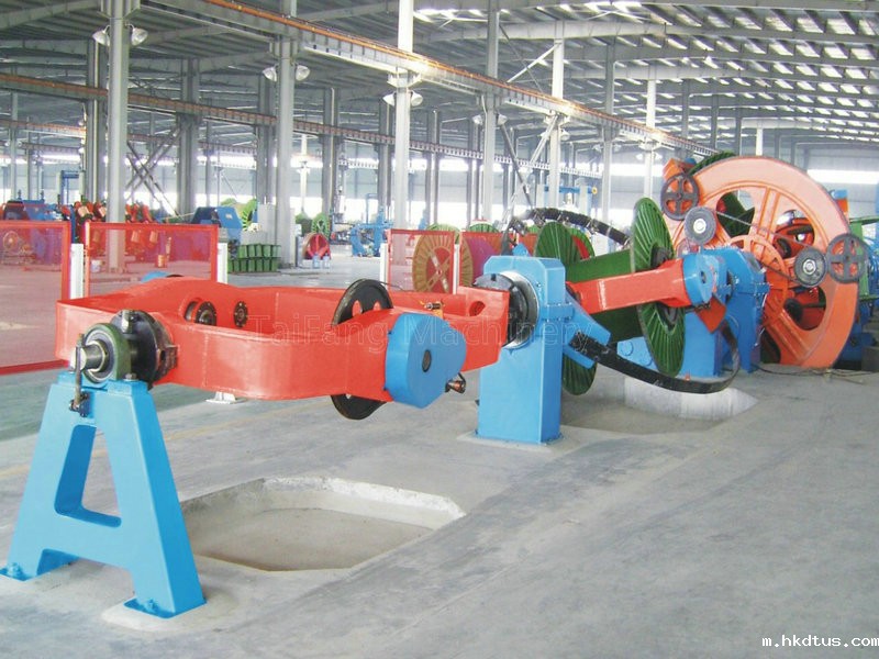 1600-1+1+3 型摇篮式成缆机